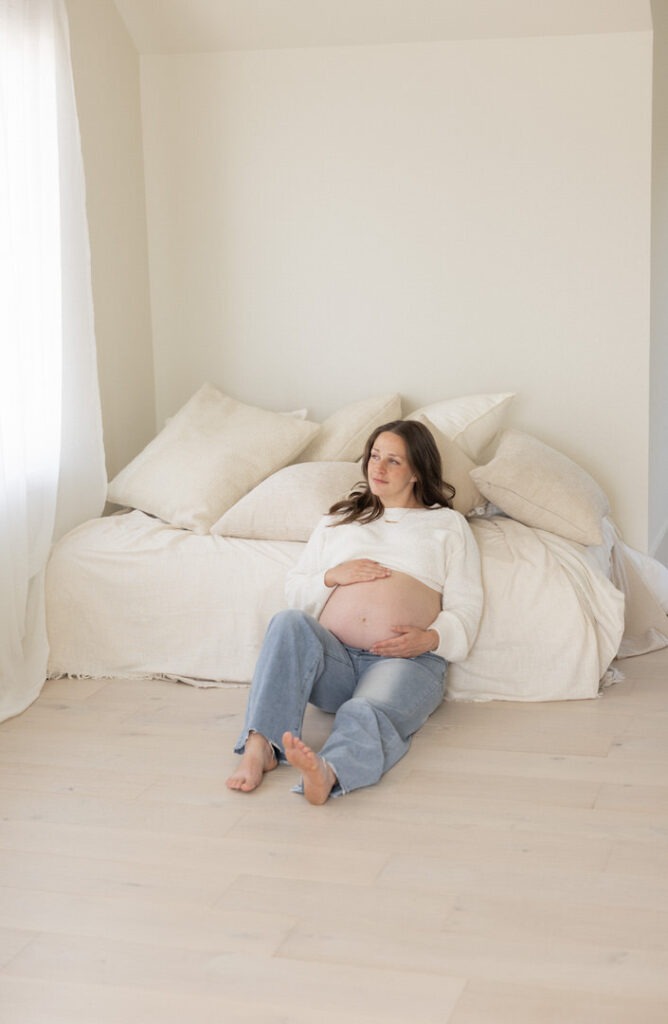 maternity session with friends individual pictures